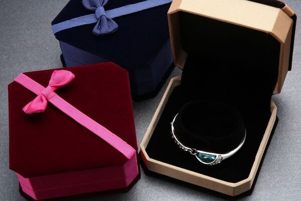 Premium Bracelet Boxes to Elevate Jewelry Packaging